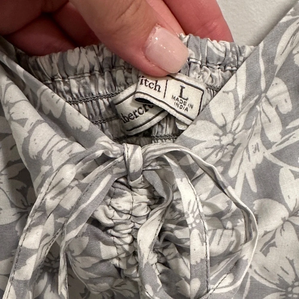 Abercrombie & Fitch Gray Floral Dress
